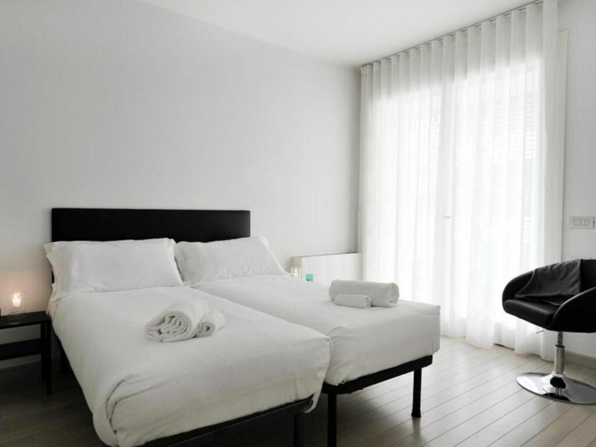 Apartment Cola Di Rienzo By Halldis