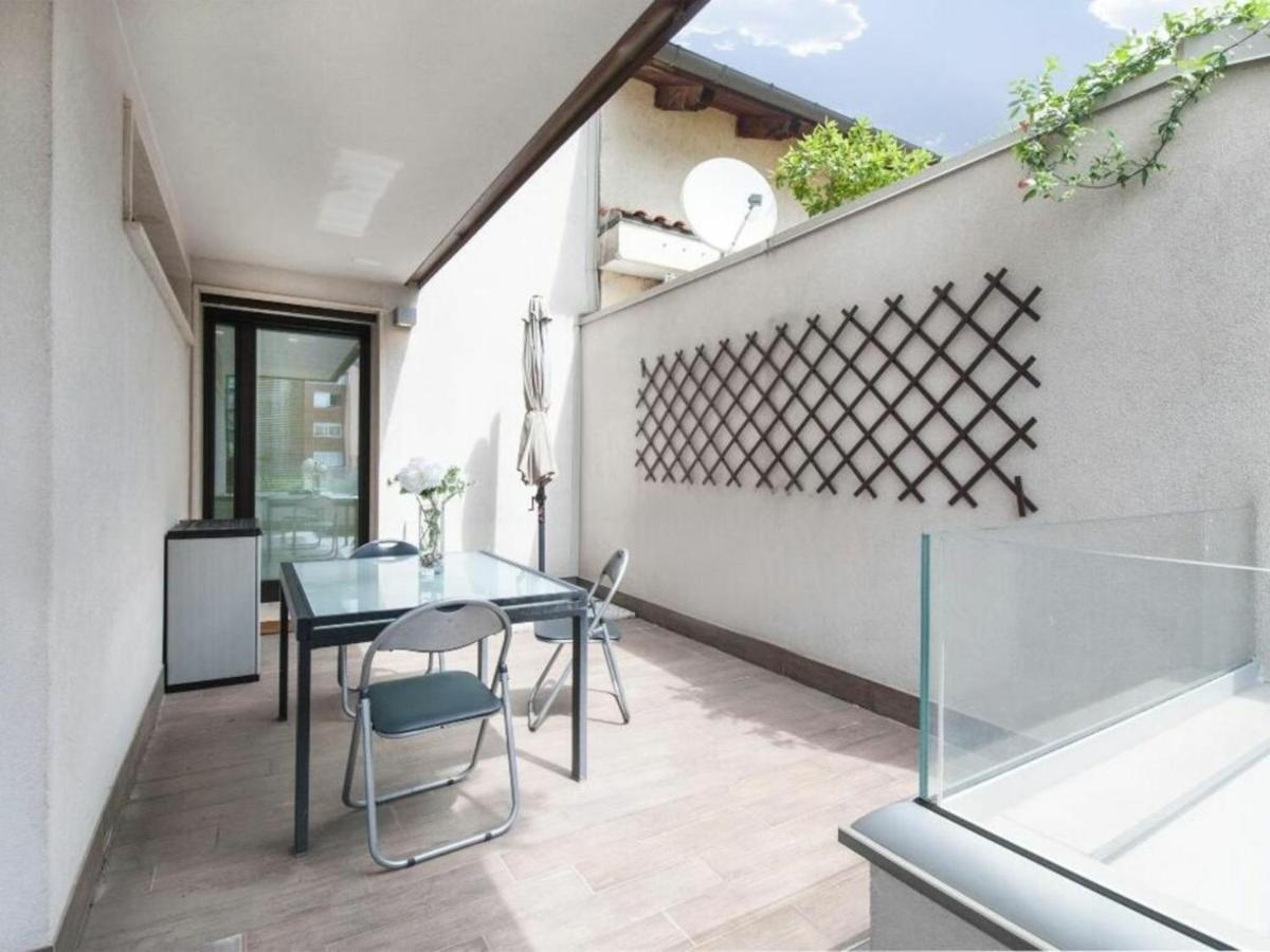 Apartment Cola Di Rienzo By Halldis Mailand