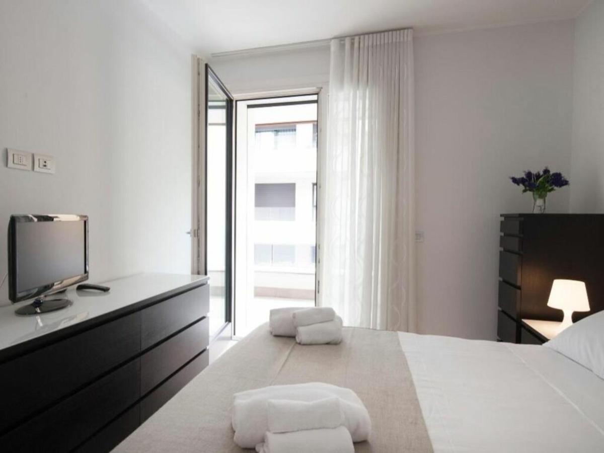 Cola Di Rienzo By Halldis Apartment Mailand