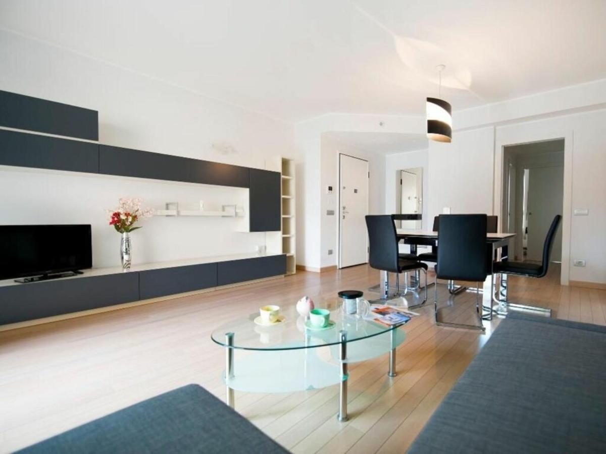 Cola Di Rienzo By Halldis Apartment